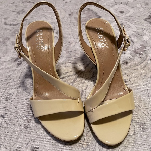 Franco Sarto Ivory/Beige Strappy Sandals Wedge Heel Size 7 - Picture 1 of 7